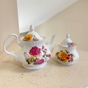 VNTG Grace's Teaware Hand‎ Painted Flowers Porcelain Swirl Teapot And Sugar Gar
